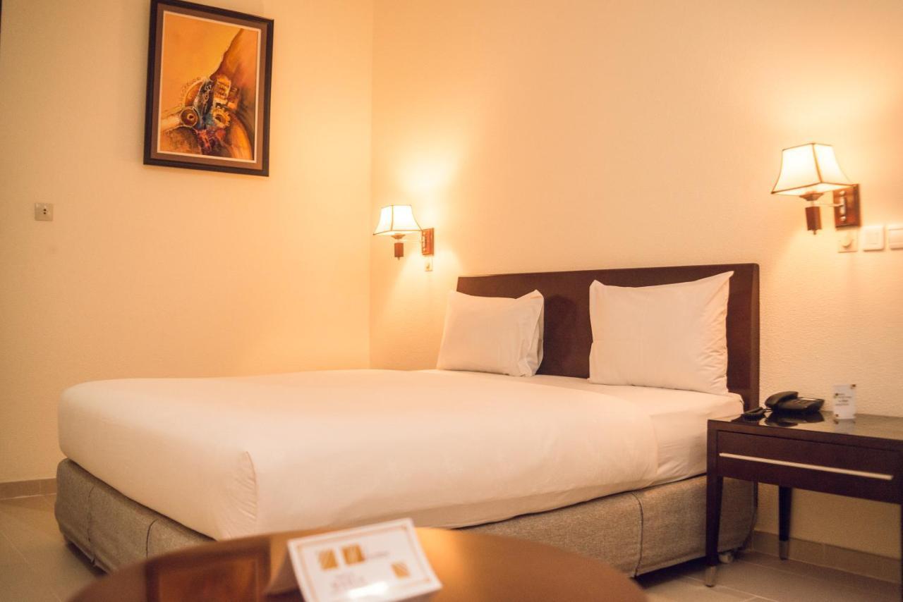 Hôtel Sancta Maria Lomé Exterior foto