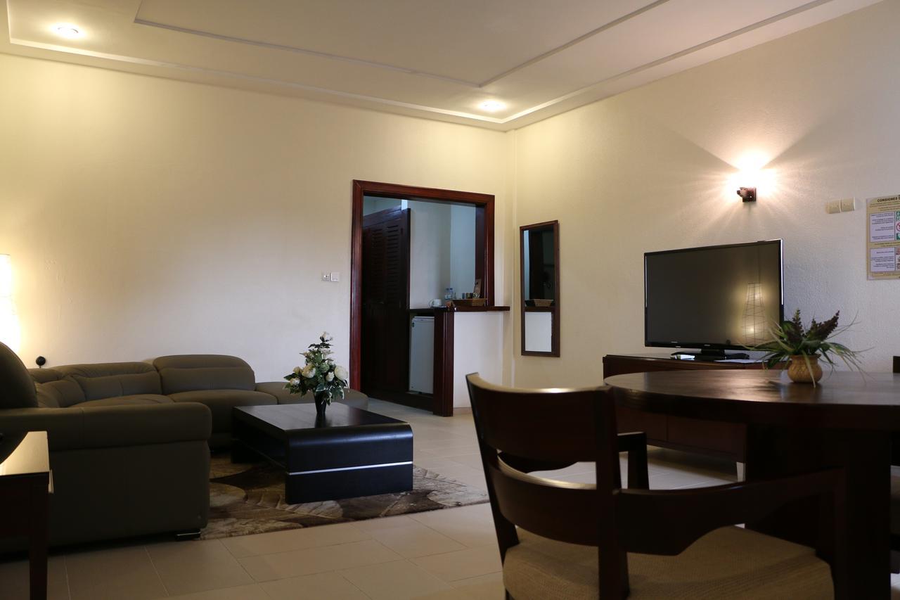Hôtel Sancta Maria Lomé Exterior foto
