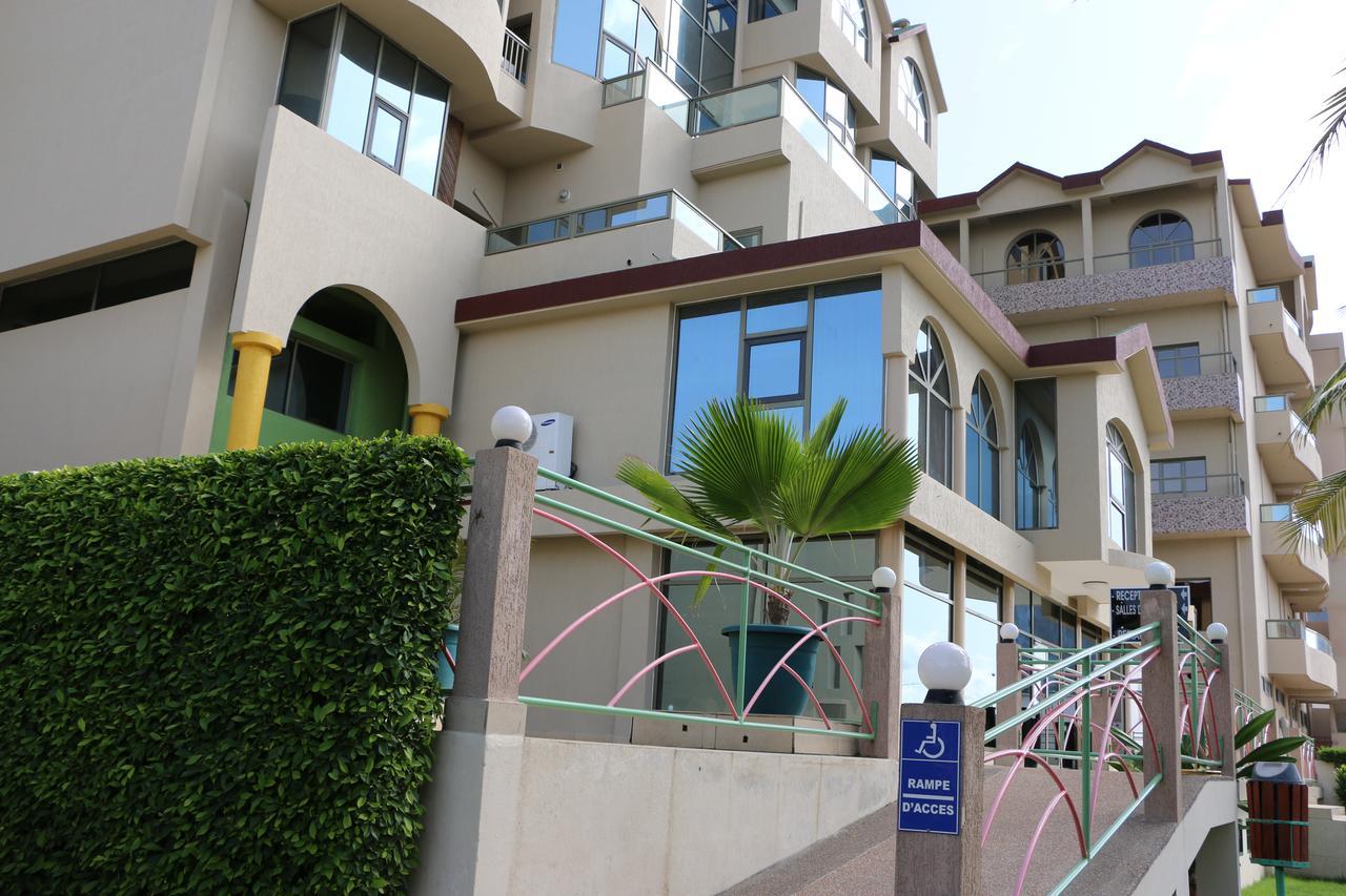 Hôtel Sancta Maria Lomé Exterior foto