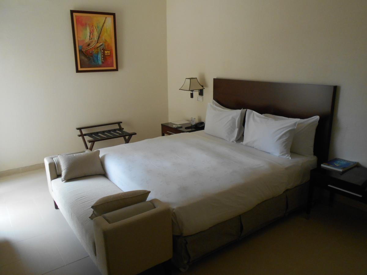Hôtel Sancta Maria Lomé Exterior foto