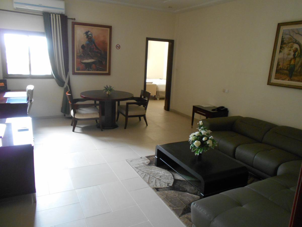 Hôtel Sancta Maria Lomé Exterior foto